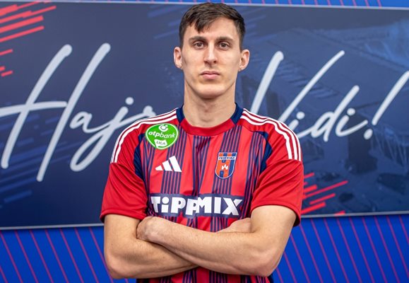 Симеон Петров с фланелката на "Фехервар" Снимка: instagram.com/vidinstagram/